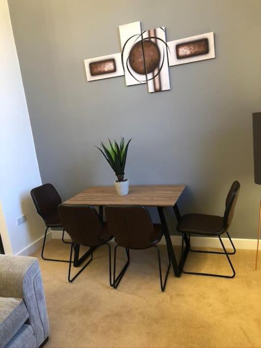 Fusilier Apartment Wrexham City Esterno foto