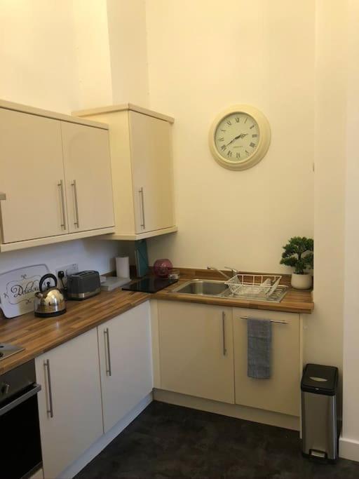 Fusilier Apartment Wrexham City Esterno foto