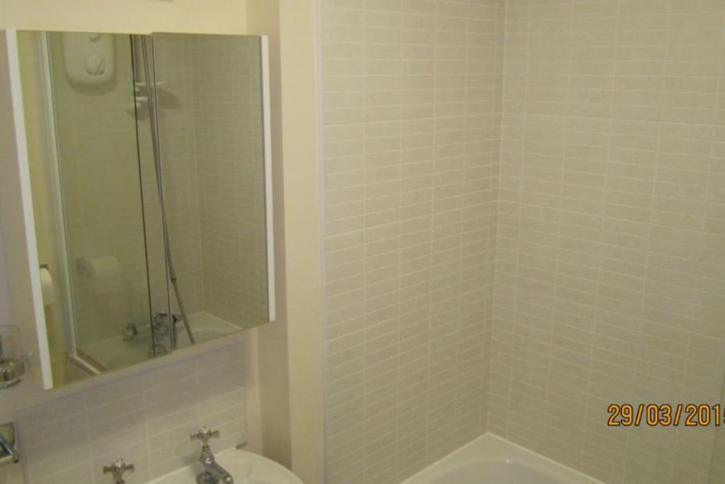 Fusilier Apartment Wrexham City Esterno foto